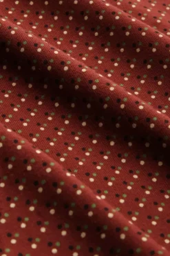 Border Skirt Close-Up