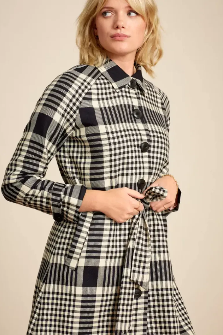 Lizzy Coat Resort Check