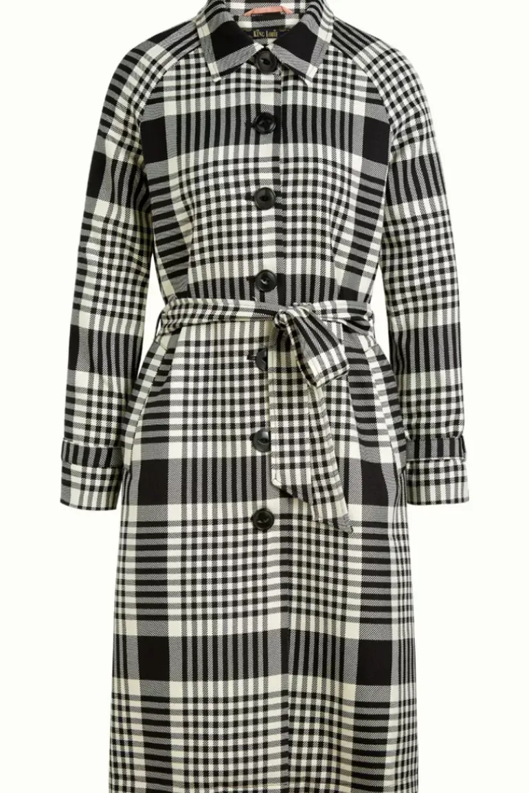Lizzy Coat Resort Check