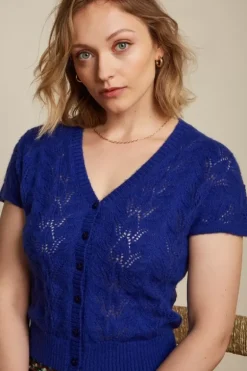 V Button Top Farfalle